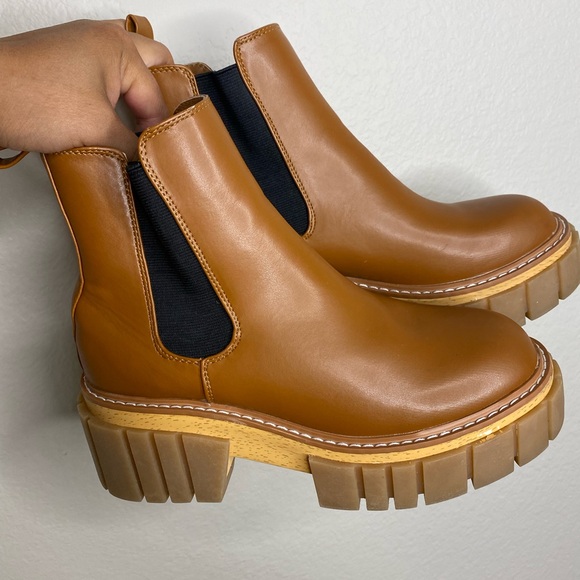 Madden Girl Phoebe Brown Booties / Size 6 - Picture 2 of 7